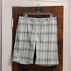 IZOD stretch golf shorts